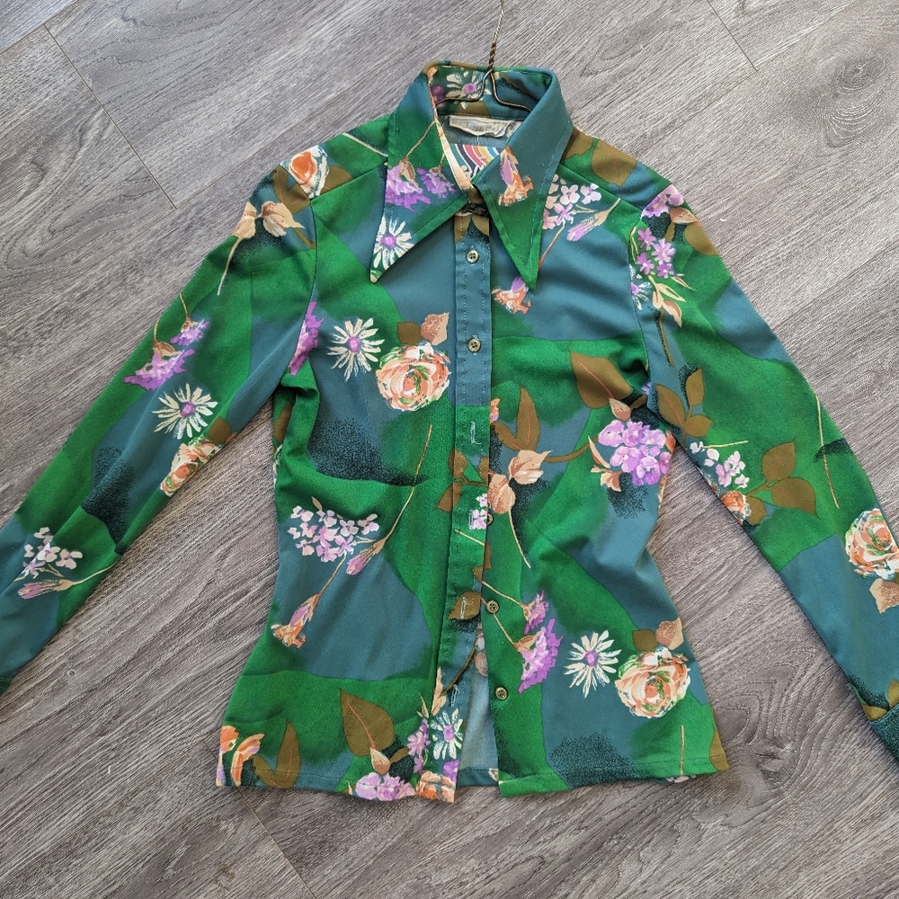 70s floral dagger collar